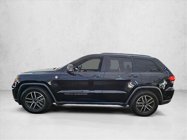 Photo of 2020 Diamond Black Crystal Pearlcoat Jeep Grand Cherokee