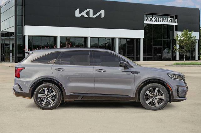 Photo of 2023 Everlasting Silver Kia Sorento