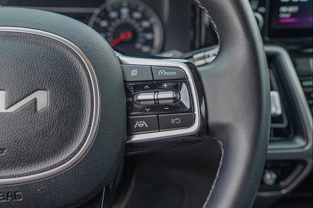 Photo of 2023 Everlasting Silver Kia Sorento