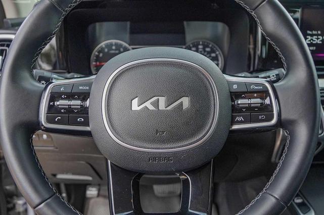 Photo of 2023 Everlasting Silver Kia Sorento
