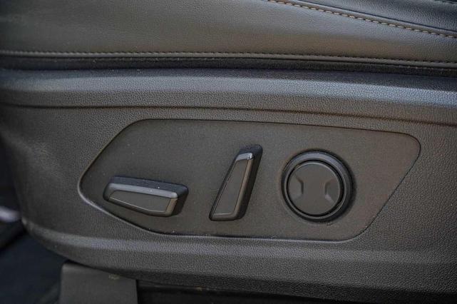 Photo of 2023 Everlasting Silver Kia Sorento