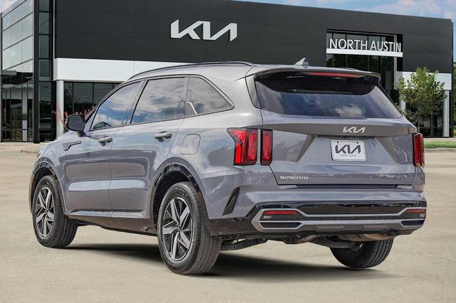 Photo of 2023 Everlasting Silver Kia Sorento