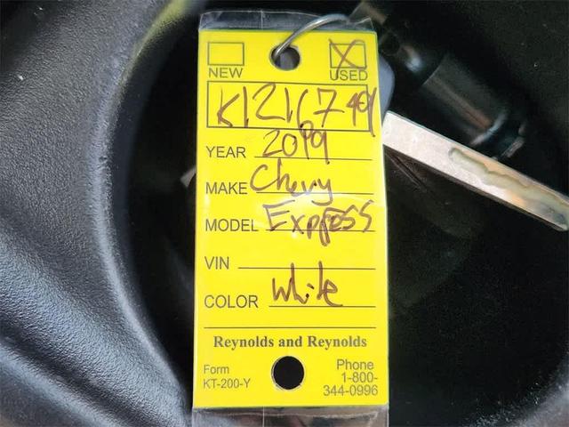 Photo of 2019 Summit White Chevrolet Express 3500