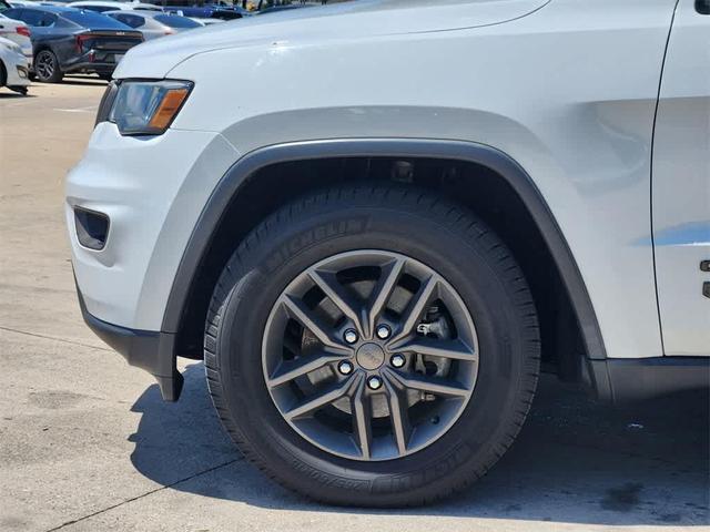 Photo of 2016 Bright White Clearcoat Jeep Grand Cherokee