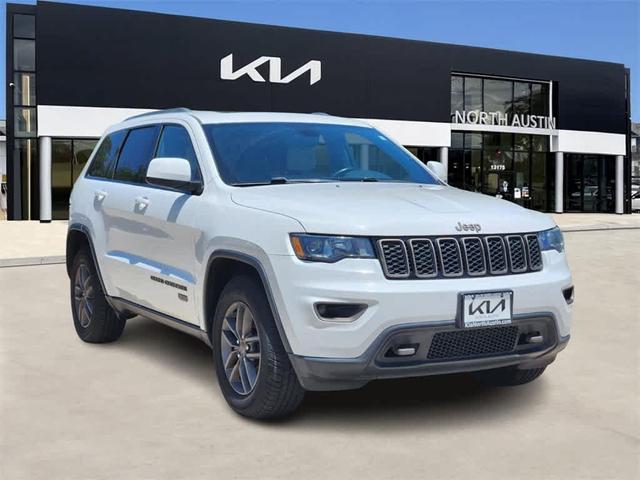 Photo of 2016 Bright White Clearcoat Jeep Grand Cherokee