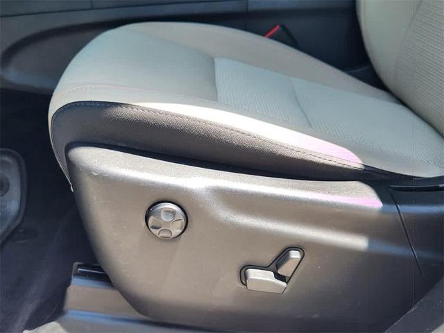 Photo of 2016 Bright White Clearcoat Jeep Grand Cherokee
