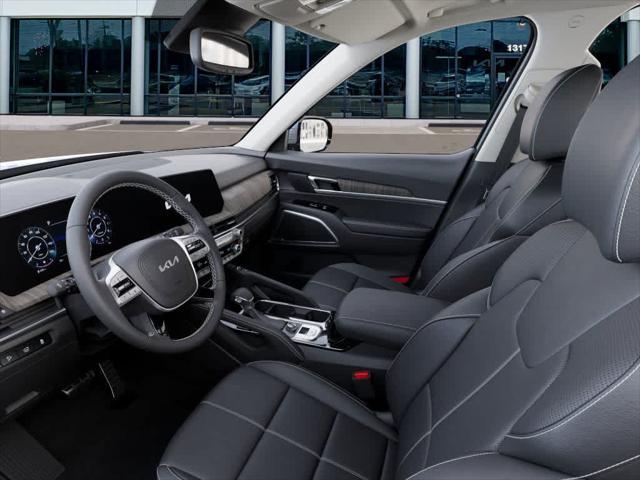 Photo of 2025 White Kia Telluride