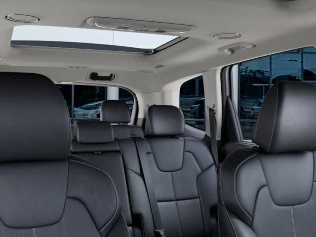 Photo of 2025 White Kia Telluride