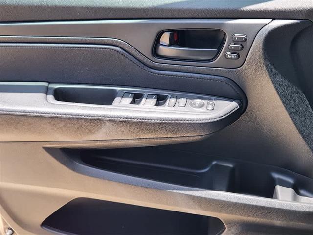 Photo of 2023 Crystal Black Pearl Honda Odyssey