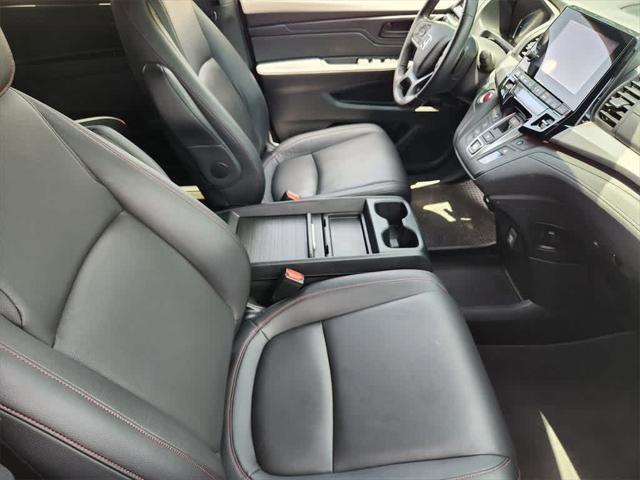 Photo of 2023 Crystal Black Pearl Honda Odyssey