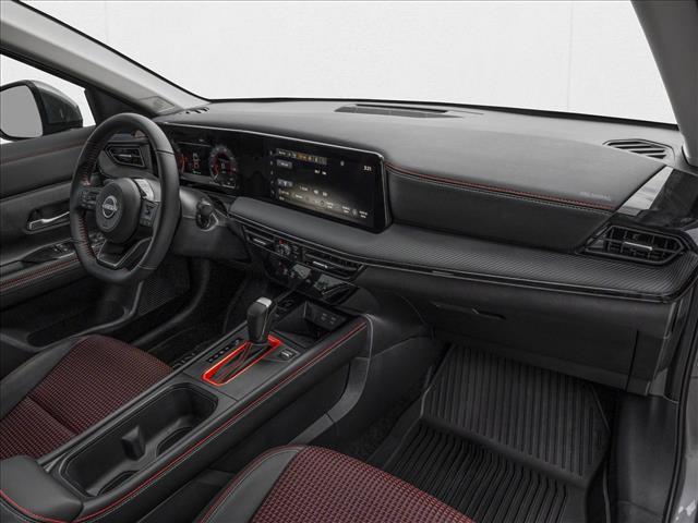 Photo of 2026 Aspen White Tricoat Nissan Kicks