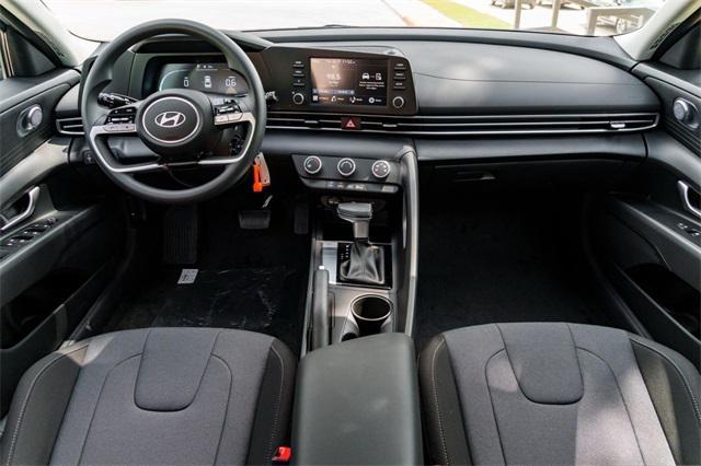 Photo of 2025 Fluid Metal Hyundai ELANTRA