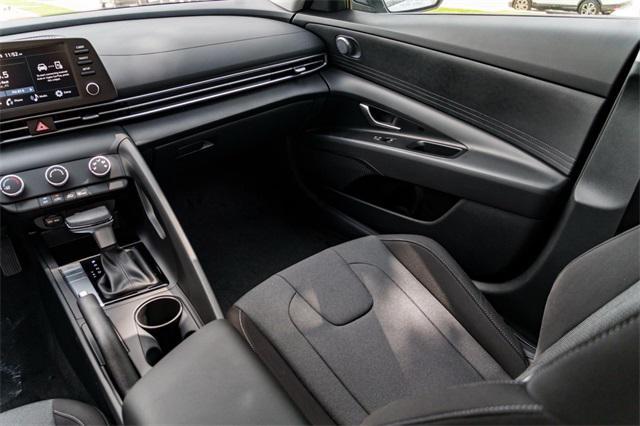Photo of 2025 Fluid Metal Hyundai ELANTRA