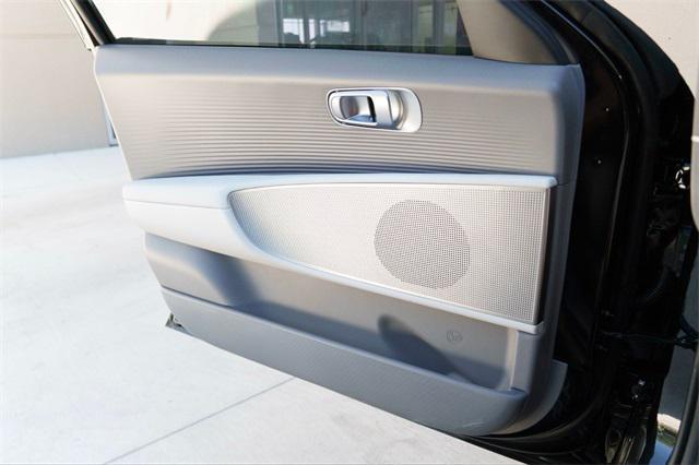 Photo of 2025 Onyx Black Hyundai IONIQ 6