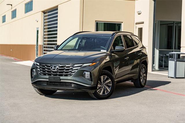 Photo of 2024 Amazon Gray Hyundai TUCSON Hybrid