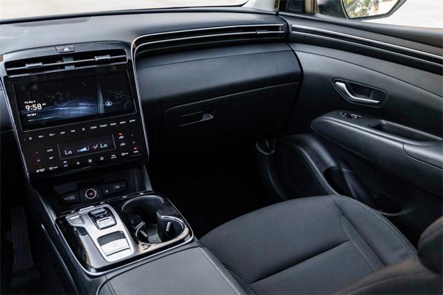 Photo of 2024 Amazon Gray Hyundai TUCSON Hybrid