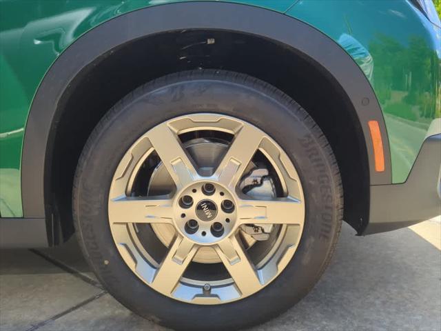 Photo of 2025 Green MINI Countryman