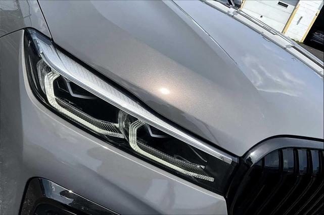 Photo of 2022 Gray BMW 750