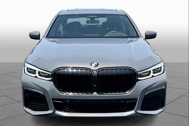 Photo of 2022 Gray BMW 750
