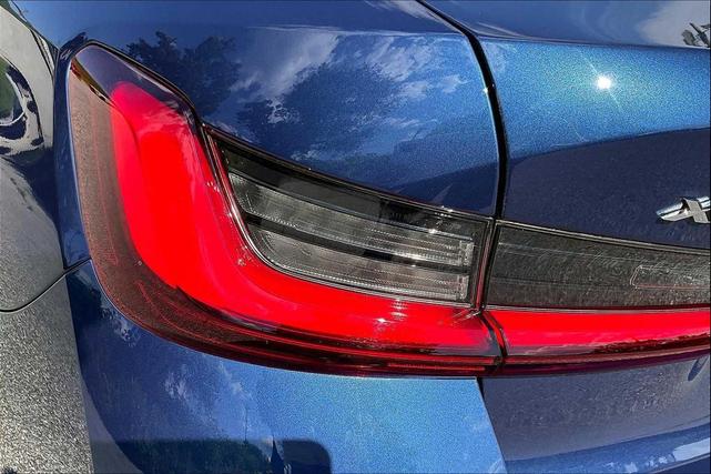 Photo of 2023 Blue BMW 330