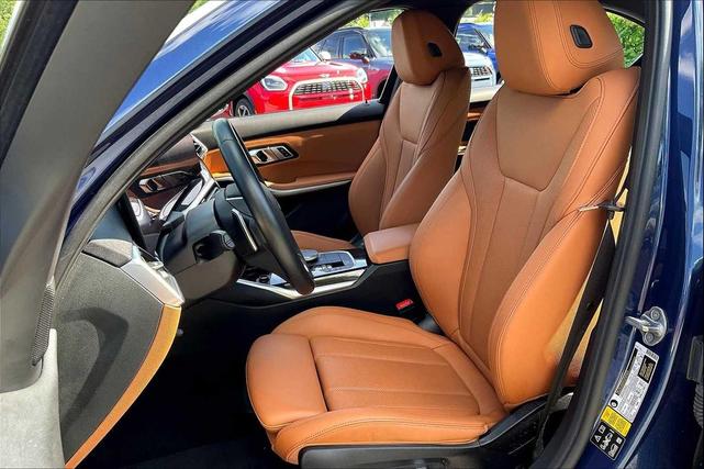 Photo of 2023 Blue BMW 330