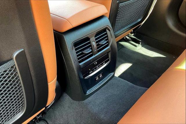 Photo of 2023 Blue BMW 330