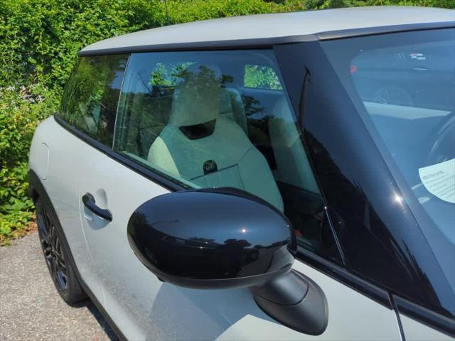 Photo of 2025 Nanuq White Metallic MINI Hardtop