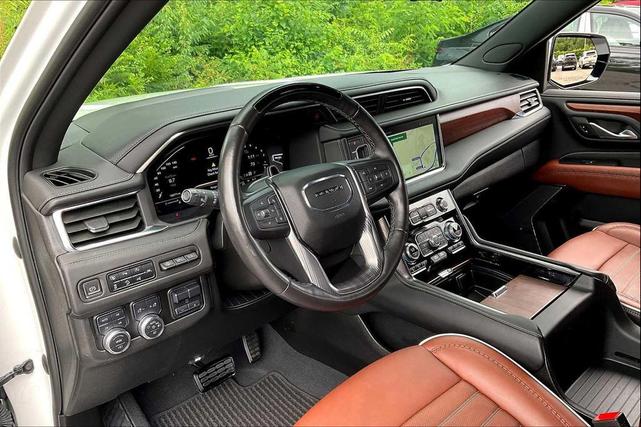 Photo of 2023 White GMC Yukon XL