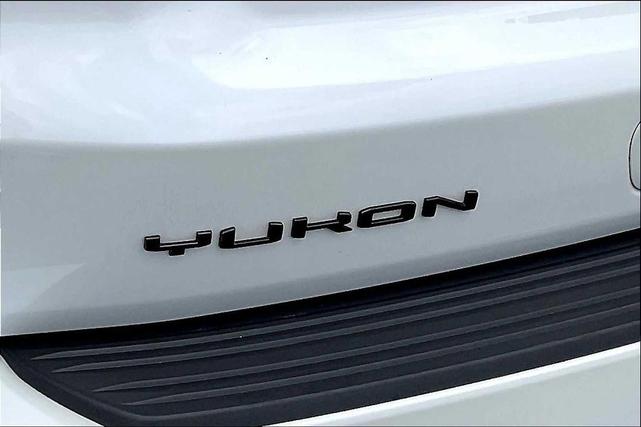 Photo of 2023 White GMC Yukon XL