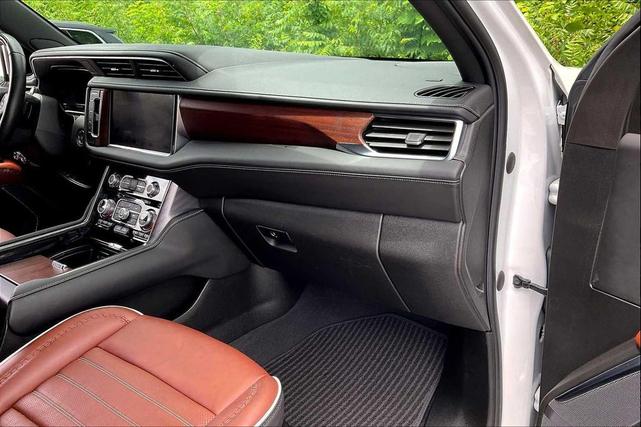 Photo of 2023 White GMC Yukon XL