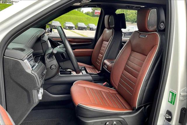Photo of 2023 White GMC Yukon XL