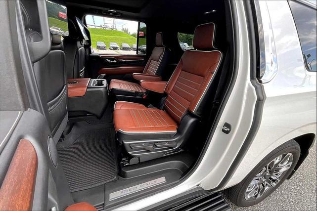 Photo of 2023 White GMC Yukon XL