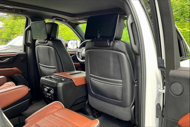 Photo of 2023 White GMC Yukon XL