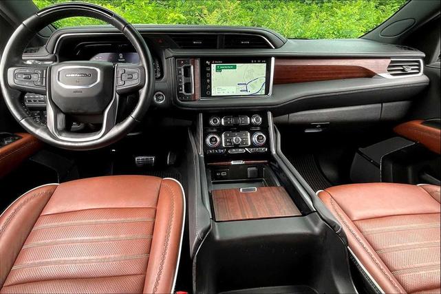Photo of 2023 White GMC Yukon XL