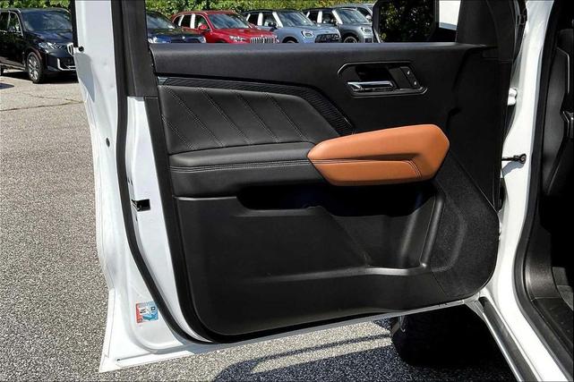 Photo of 2023 Summit White GMC Canyon