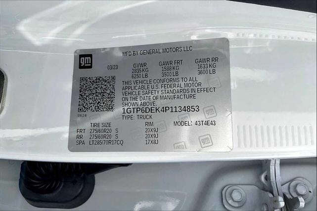 Photo of 2023 Summit White GMC Canyon