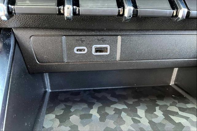 Photo of 2023 Summit White GMC Canyon