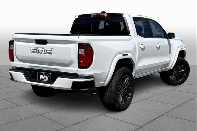 Photo of 2023 Summit White GMC Canyon