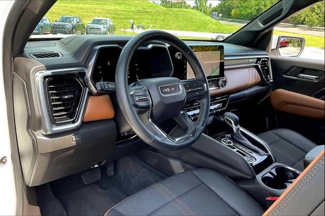 Photo of 2023 Summit White GMC Canyon
