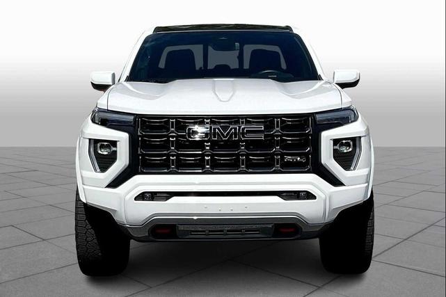 Photo of 2023 Summit White GMC Canyon