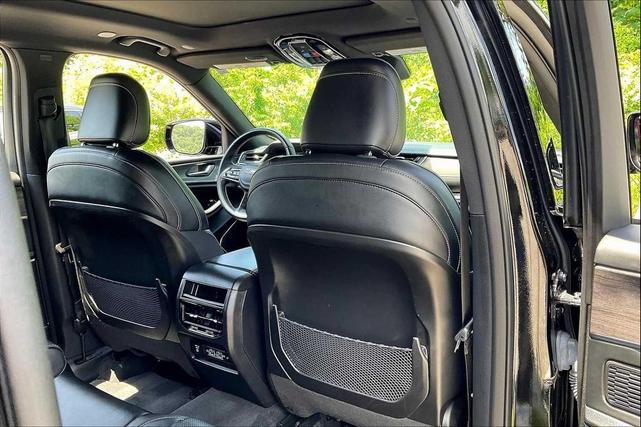 Photo of 2022 Diamond Black Crystal Pearlcoat Jeep Grand Cherokee