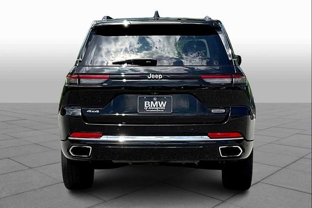Photo of 2022 Diamond Black Crystal Pearlcoat Jeep Grand Cherokee