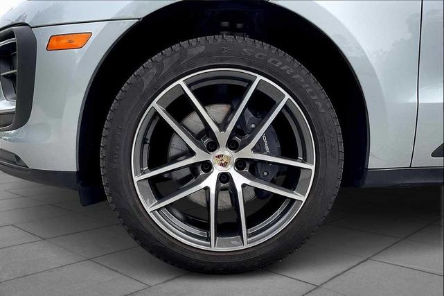 Photo of 2023 Silver Porsche Macan