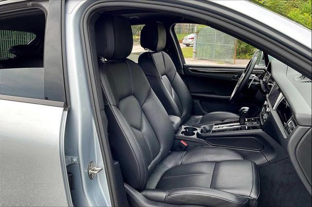 Photo of 2023 Silver Porsche Macan