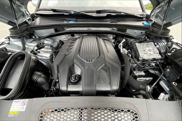 Photo of 2023 Silver Porsche Macan