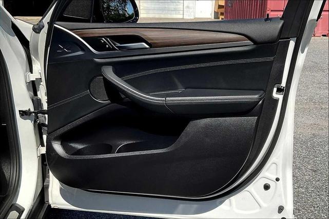 Photo of 2021 Mineral White Metallic BMW X3