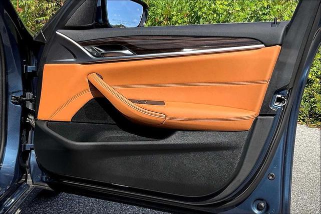 Photo of 2023 Arctic Race Blue Metallic BMW 530
