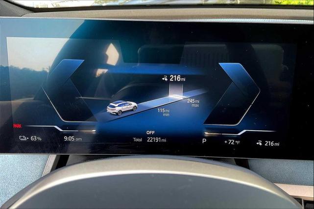 Photo of 2023 Mineral White Metallic BMW iX