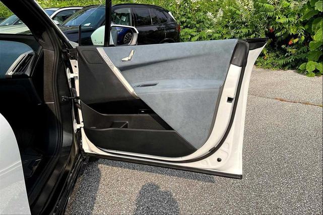Photo of 2023 Mineral White Metallic BMW iX
