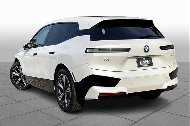 Photo of 2023 Mineral White Metallic BMW iX